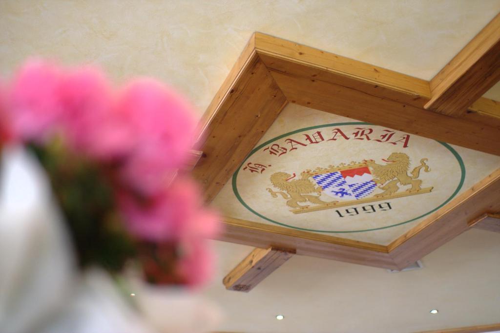 Hotel Bavaria เลวิโกแตร์เม ภายนอก รูปภาพ
