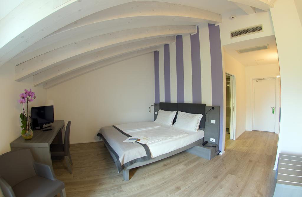 Hotel Bavaria เลวิโกแตร์เม ภายนอก รูปภาพ