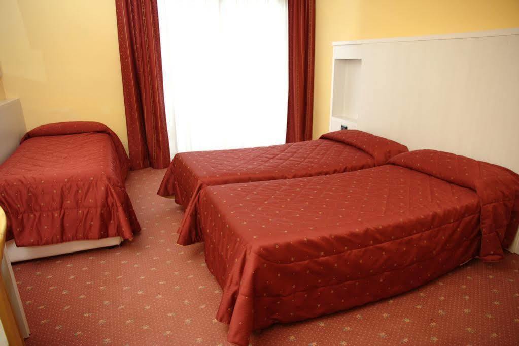 Hotel Bavaria เลวิโกแตร์เม ภายนอก รูปภาพ